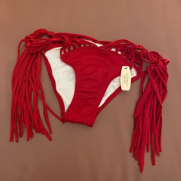 Victoria’s Secret NWT red bikini bottom fringe macrame ties - Picture 2 of 10